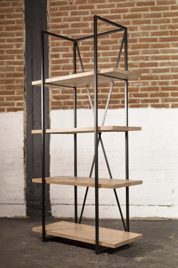 Kast van steigerhout en staal