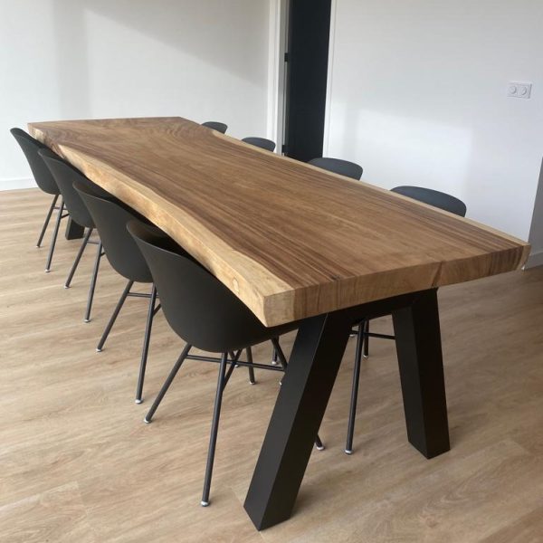 Eettafel van Suar hout